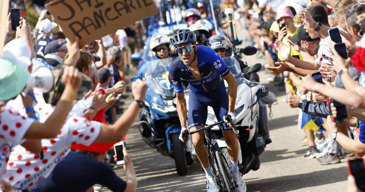 One, one hundred, one hundred thousand Thibaut Pinots at the Tour de France