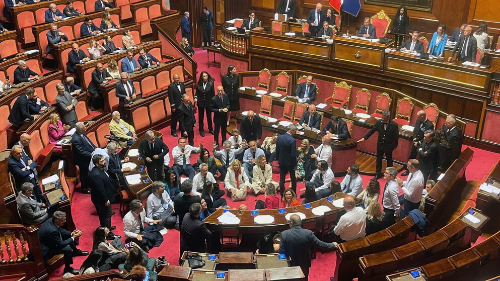 Il Senato approva il decreto Sicurezza tra le proteste delle opposizioni