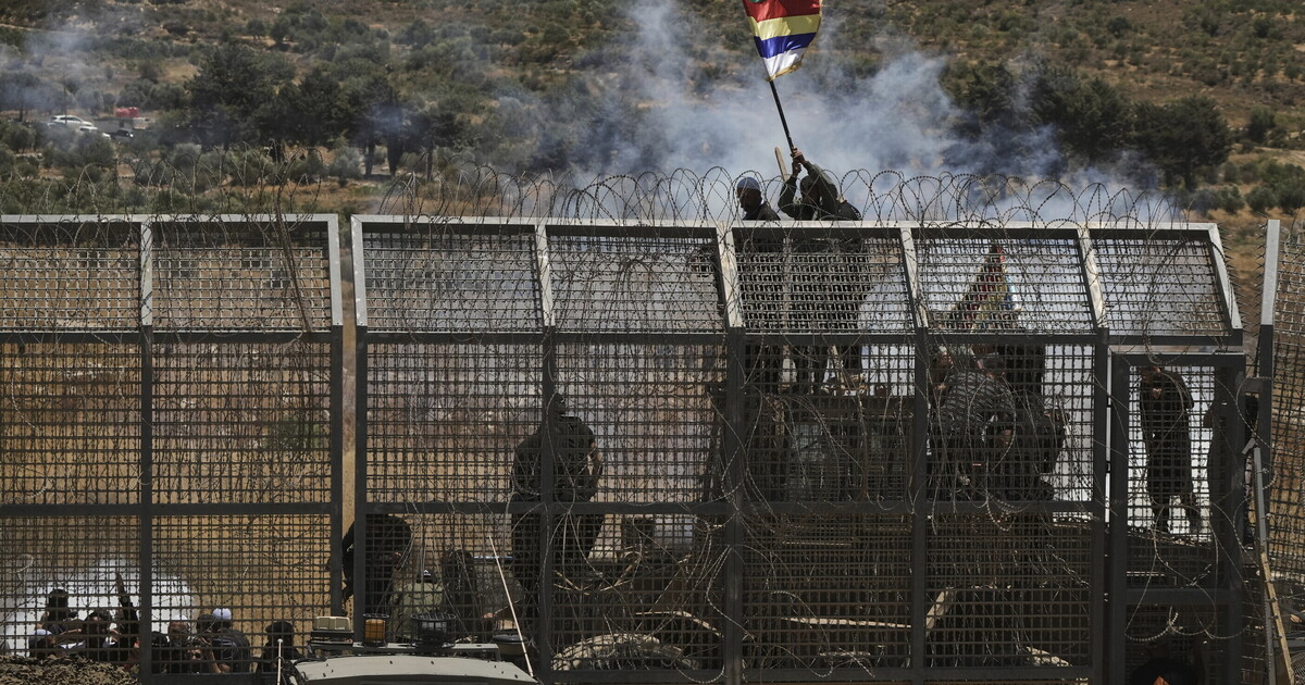 Israele colpisce Damasco Israele colpisce Damasco