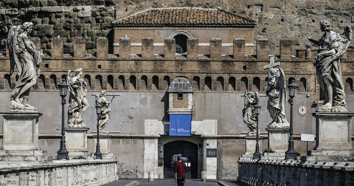 Festa mobile a Castel sant’Angelo: dopo i D&G arriva l’Operacamion con “Tosca” Festa mobile a Castel sant’Angelo: dopo i D&G arriva l’Operacamion con “Tosca”