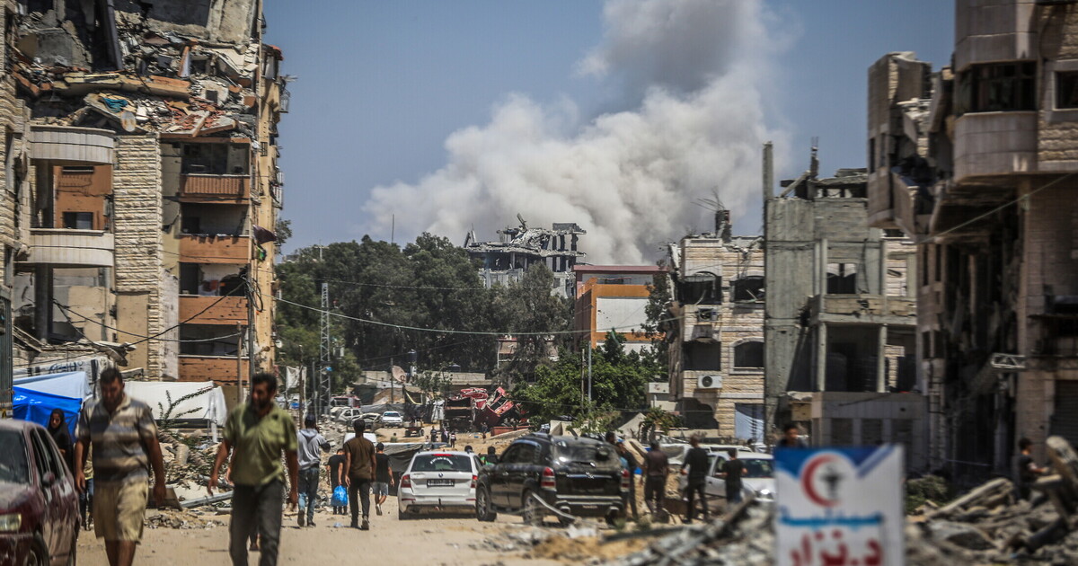 Raid israeliano colpisce la chiesa della Sacra Famiglia a Gaza. Meloni: "Attacchi inaccettabili" Raid israeliano colpisce la chiesa della Sacra Famiglia a Gaza. Meloni: "Attacchi inaccettabili"