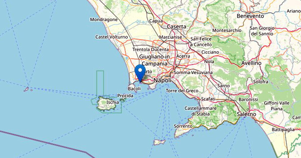 Scossa di terremoto di magnitudo 4.0 ai Campi Flegrei. Avvertita anche a Napoli Scossa di terremoto di magnitudo 4.0 ai Campi Flegrei. Avvertita anche a Napoli