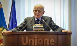 https://img-prod.ilfoglio.it/2025/07/21/184222229-61060e12-c828-4364-94a6-c2376bfee816.jpg