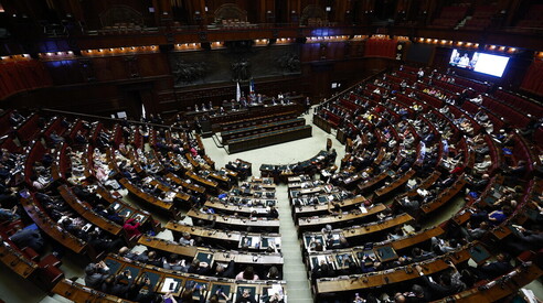 https://img-prod.ilfoglio.it/2025/07/22/141326254-273efb4d-4081-494d-a2ea-b7d5fa7bfecc.jpg