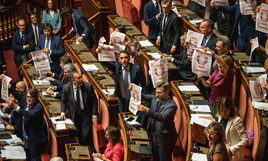 Passa la separazione delle carriere. Il vecchio Pd, un tempo favorevole, si divide in tre