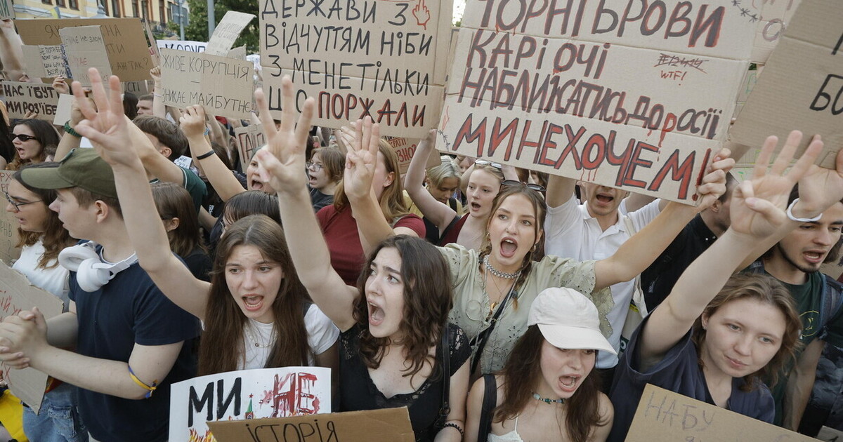 le ragazze ucraine che guardano all europa e la desolazione della giovent249 russa