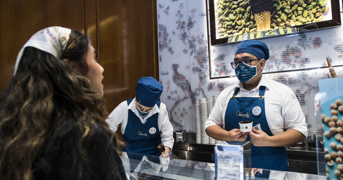 Osservare la gente che sceglie i gusti di gelato, e sentirsi morire Osservare la gente che sceglie i gusti di gelato, e sentirsi morire