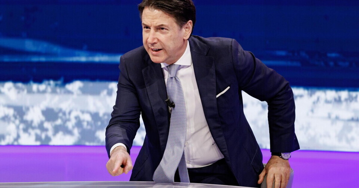 Conte vuole "assolvere" Ricci. Il Pd aspetta, lo prega, e spera Conte vuole "assolvere" Ricci. Il Pd aspetta, lo prega, e spera