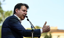 https://img-prod.ilfoglio.it/2025/07/25/183350392-11e3d152-7dd2-44d5-952a-8e676df1b098.jpg