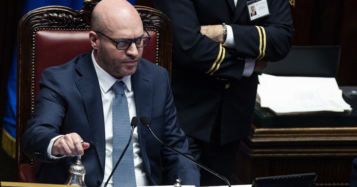 Fontana: no alla nuova legge elettorale, sì allo stato di Palestina. Ma Salvini lo blocca Fontana: no alla nuova legge elettorale, sì allo stato di Palestina. Ma Salvini lo blocca