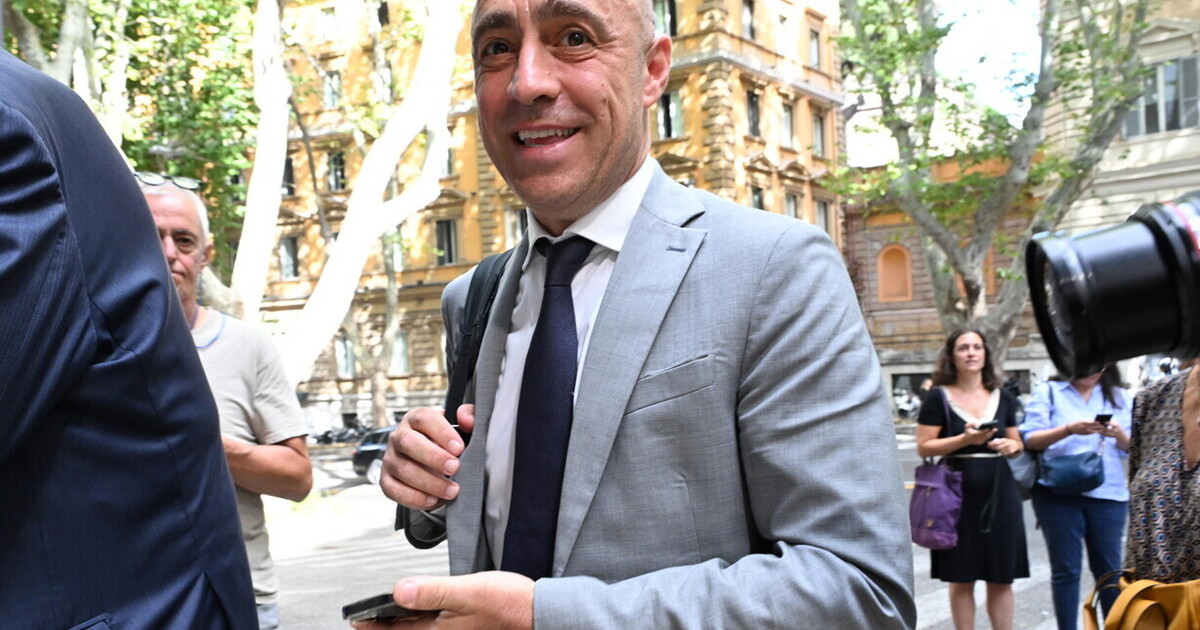 Chi è il Piero Bitetti, il sindaco dimissionario di Taranto Chi è il Piero Bitetti, il sindaco dimissionario di Taranto