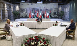 https://img-prod.ilfoglio.it/2025/08/04/174049249-f8107d10-173e-4317-b2f0-121f5684ce23.jpg