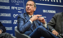https://img-prod.ilfoglio.it/2025/08/04/184803162-e31d1da1-e6c0-4664-8897-6d6bf4f76e6c.jpg