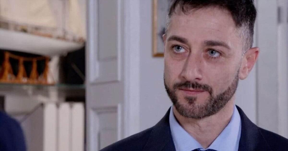 Un investigatore privato va a caccia delle storielle di Gagliotti in Un posto al sole Un investigatore privato va a caccia delle storielle di Gagliotti in Un posto al sole