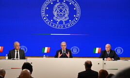https://img-prod.ilfoglio.it/2025/08/06/161921127-fa5e0fd9-7c3e-4923-b28c-474fec388263.jpg