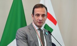 https://img-prod.ilfoglio.it/2025/08/11/060252675-ea80cf66-59d5-47ca-bd66-5d44dfe3f84c.jpg