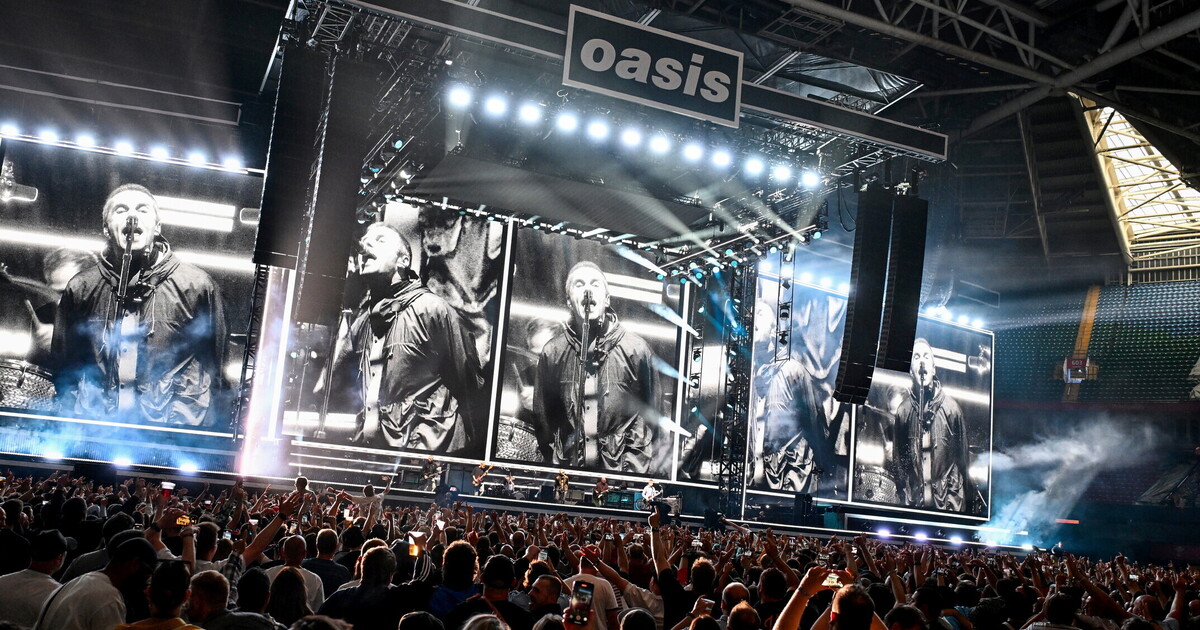 Con questo tour, gli Oasis diventano agenti del sistema contro cui lanciavano anatemi