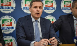 https://img-prod.ilfoglio.it/2025/08/12/172154565-bd9a77eb-d240-4df7-b14b-8d1be2743ff4.jpg