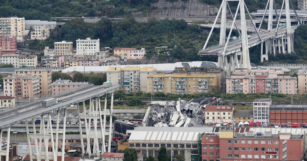Sette anni dal crollo del Ponte Morandi. Mattarella: "La tutela delle infrastrutture non ammette negligenze"