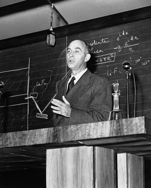 Il superficiale attacco di Rovelli a Enrico Fermi, in cui i fatti si piegano all’ideologia