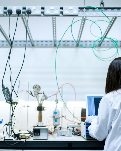 “La scienza non è un dogma". Il populismo antiscientifico in una sola frase
