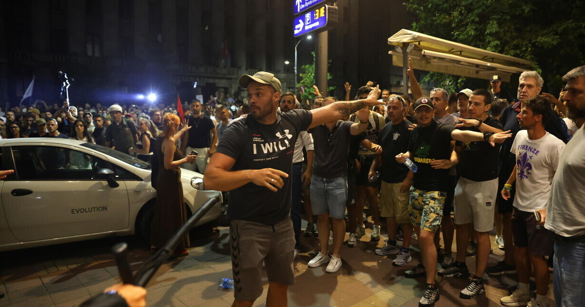 gli occhi su novi sad