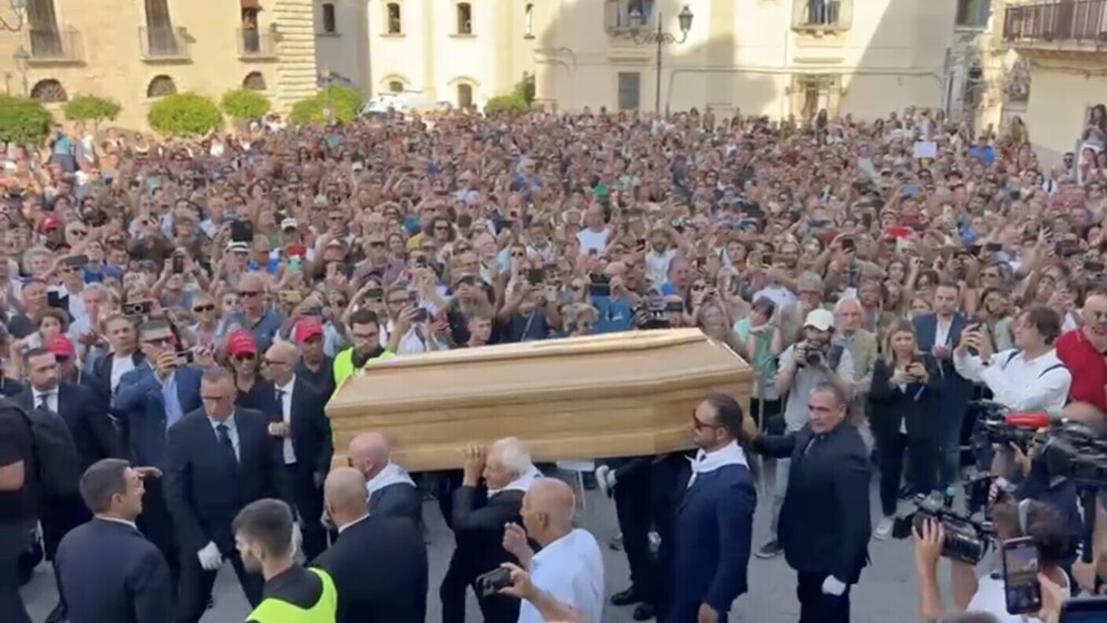 https://img-prod.ilfoglio.it/2025/08/20/155213864-32139e91-7842-4885-a049-077734464290.jpg