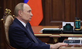 https://img-prod.ilfoglio.it/2025/08/21/143438410-9e8aecb2-dd81-4628-9524-020718978bb5.jpg