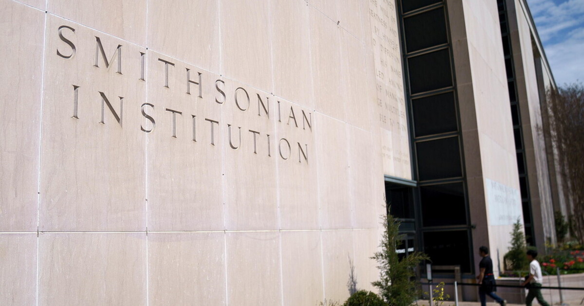 tenere insieme le bandiere e la polvere il caso smithsonian