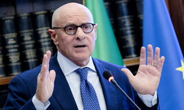 https://img-prod.ilfoglio.it/2025/08/25/135805723-8af05bad-bd4d-4f41-bb02-f1eb6162c12e.jpg
