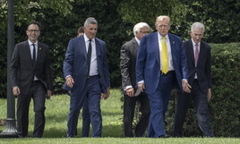 https://img-prod.ilfoglio.it/2025/08/25/140954082-ad3c1f38-06d0-4241-8103-43a8a9e9322d.jpg