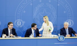https://img-prod.ilfoglio.it/2025/08/25/164018516-0910ded2-c86a-4b76-8545-025f4e688a41.jpg