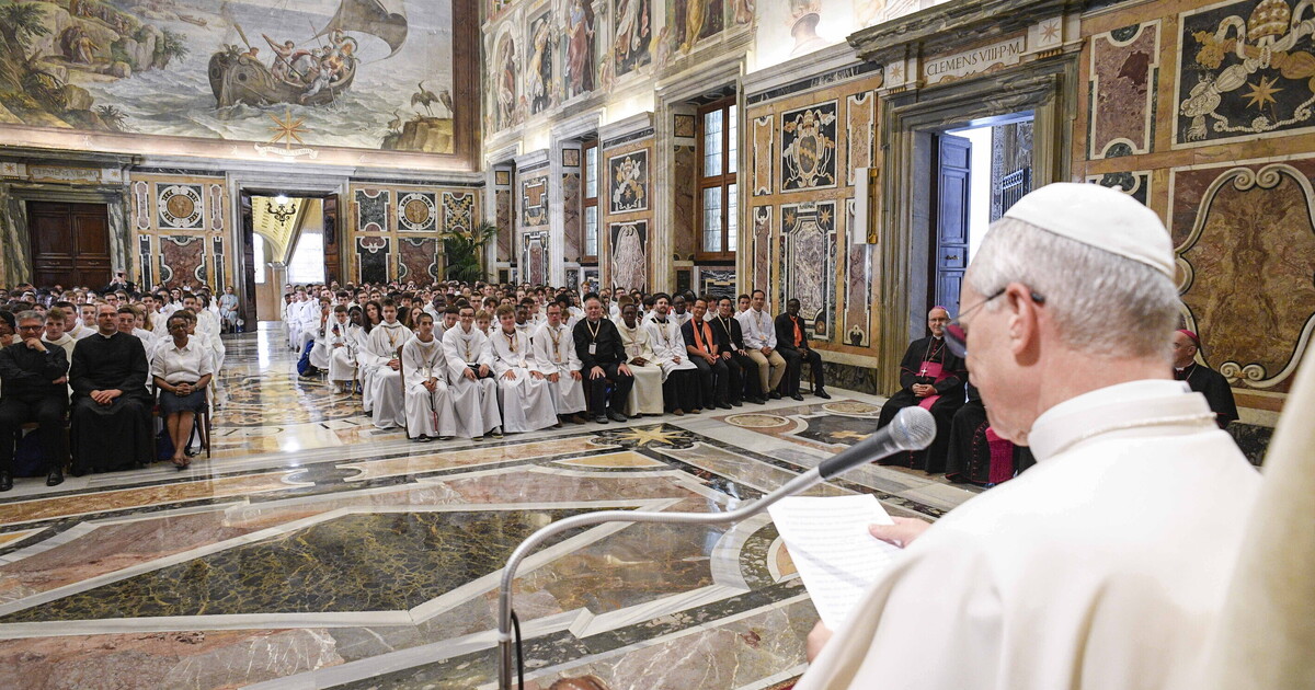 No, per Leone XIV le religioni non sono tutte uguali: "Solo Gesù ci salva"