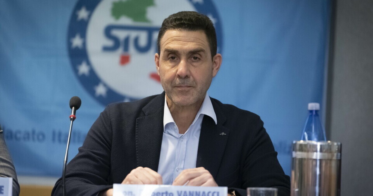Vannacci: "Il patriarcato protegge le donne. I maschi su Vannacci: "Il patriarcato protegge le donne. I maschi su