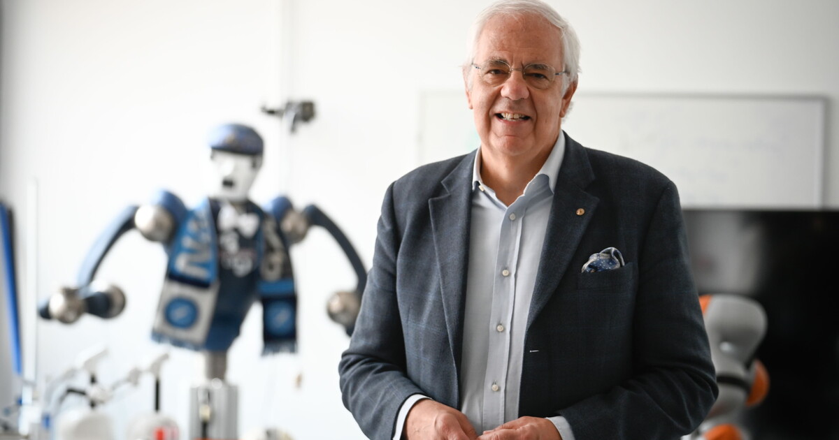 Bruno Siciliano, luminare dei robot: “Rifiutai l’America per Maradona” Bruno Siciliano, luminare dei robot: “Rifiutai l’America per Maradona”