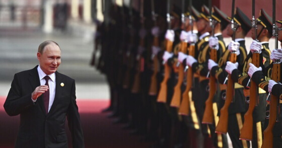 Le immagini della parata militare in Cina. Trump: "Cospirate contro di noi"