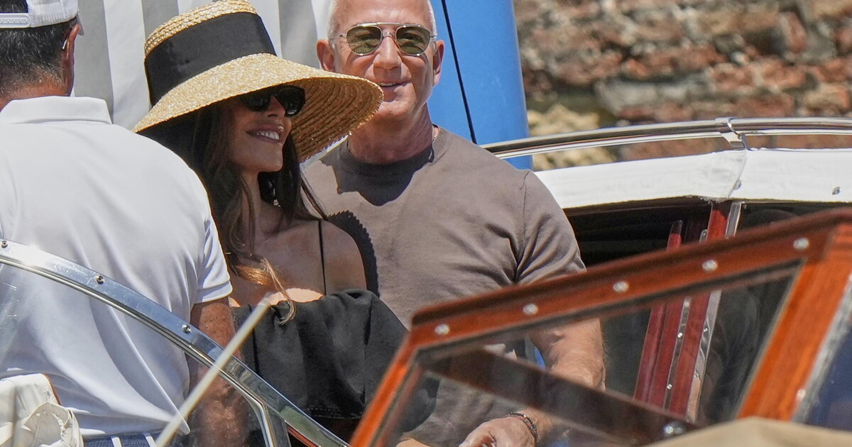 I soldi di Bezos sono tornati, ma non fatelo sapere alle truppe che protestarono per le sue nozze I soldi di Bezos sono tornati, ma non fatelo sapere alle truppe che protestarono per le sue nozze