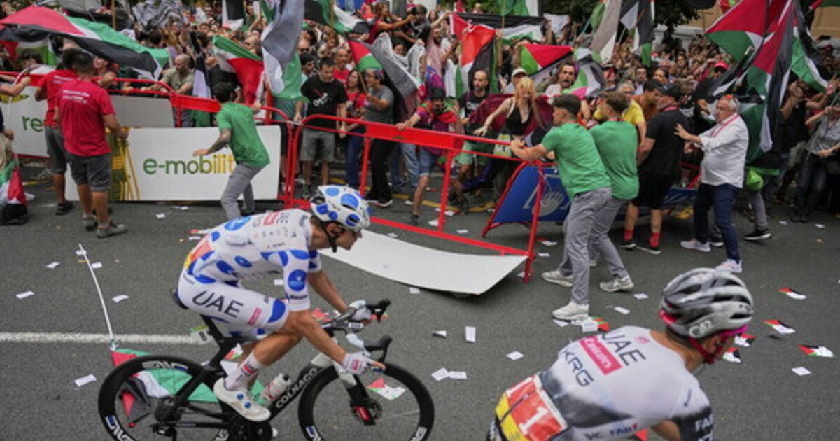 La sconsideratezza dei manifestanti pro Pal alla Vuelta 2025 La sconsideratezza dei manifestanti pro Pal alla Vuelta 2025