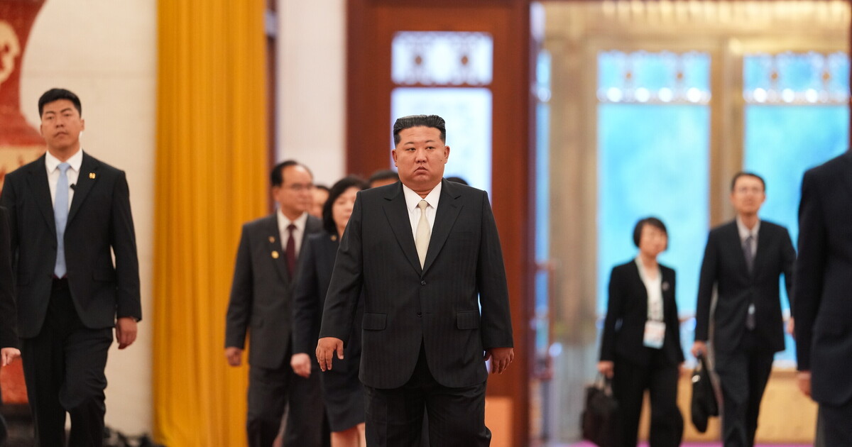 Dopo la parata a Pechino, Kim Jong Un torna a Pyongyang riabilitato e protetto Dopo la parata a Pechino, Kim Jong Un torna a Pyongyang riabilitato e protetto