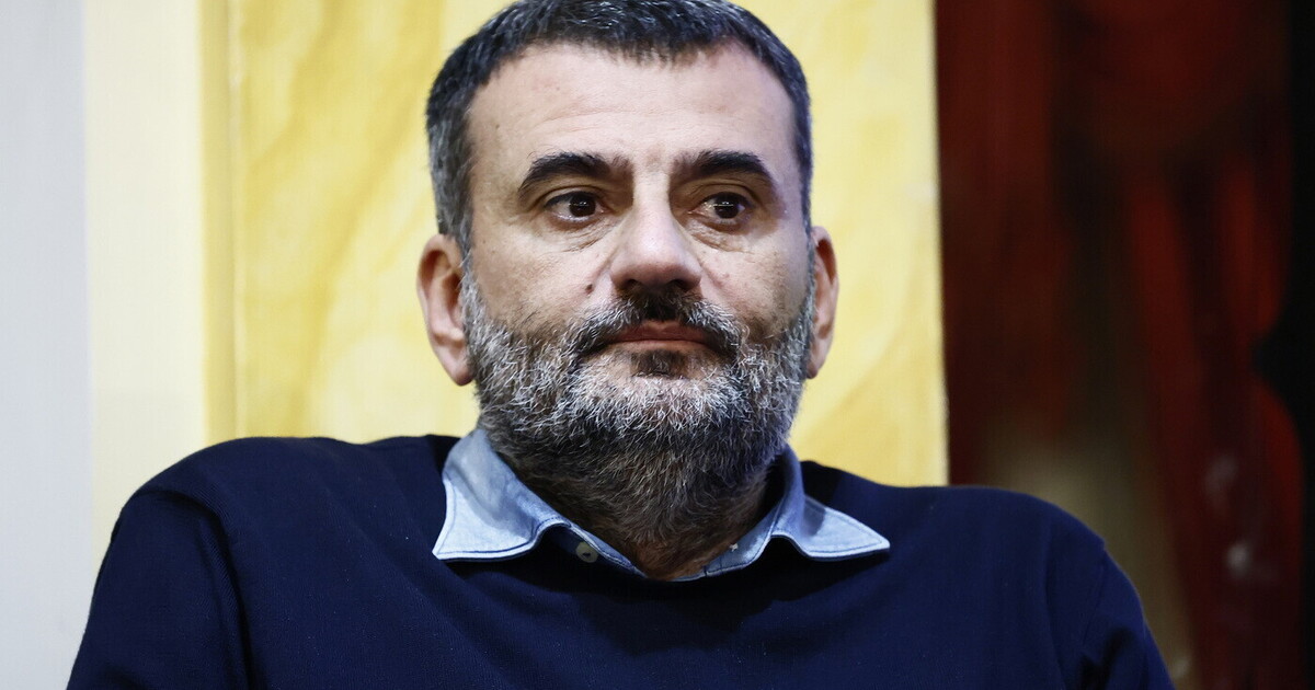 La tela di Decaro: vuole l La tela di Decaro: vuole l