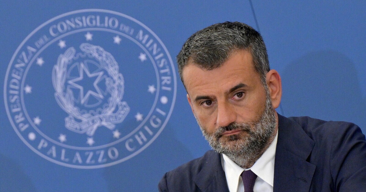 Decaro verso il sì alla candidatura in Puglia Decaro verso il sì alla candidatura in Puglia