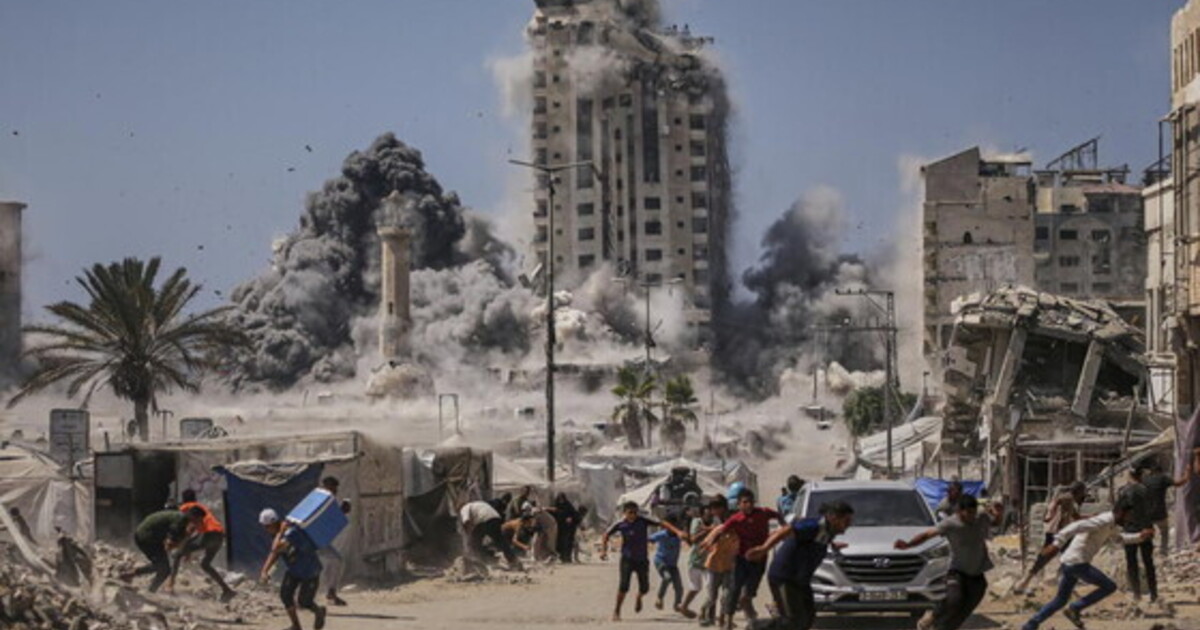 Israele davanti al muro di Gaza City Israele davanti al muro di Gaza City