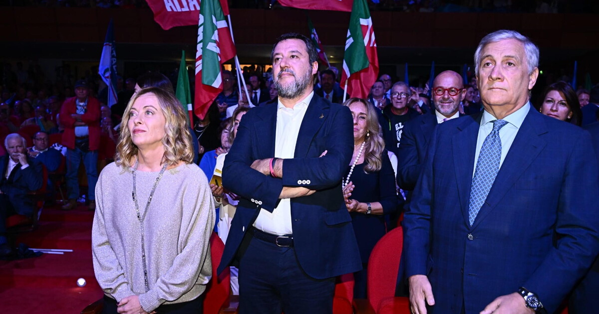 La fuga della destra dalle regionali. In Campania avanza l La fuga della destra dalle regionali. In Campania avanza l