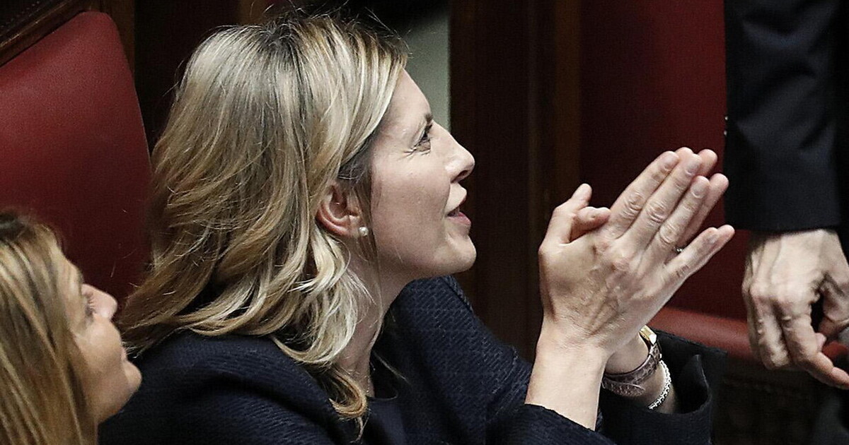 Il "segreto" di Meloni (e di Bartolozzi). Richiami alla purezza, alla trasparenza. La Lega: "Errore non porre il segreto di stato" Il "segreto" di Meloni (e di Bartolozzi). Richiami alla purezza, alla trasparenza. La Lega: "Errore non porre il segreto di stato"