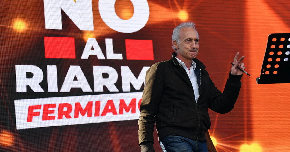 Travaglio beve tanto da farci preoccupare Travaglio beve tanto da farci preoccupare