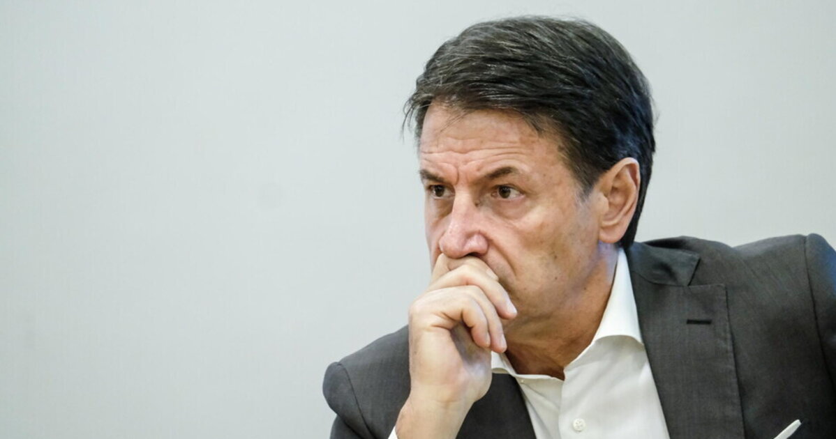 La carica dei 77 in gara per la presidenza del M5s, ma sul podio c’è solo Conte