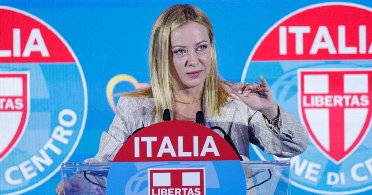 Che culo che abbiamo in Italia se solo pensiamo a Londra o a Parigi Che culo che abbiamo in Italia se solo pensiamo a Londra o a Parigi
