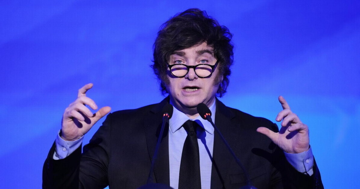 Milei presenta il Bilancio 2026: disciplina fiscale ma aumenti per pensioni, sanità e istruzione