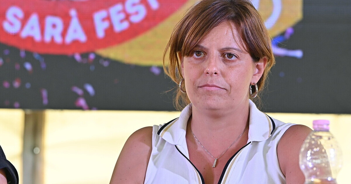 Il portavoce di Orbán attacca (ancora) Salis su X. Martedì il primo voto sull
