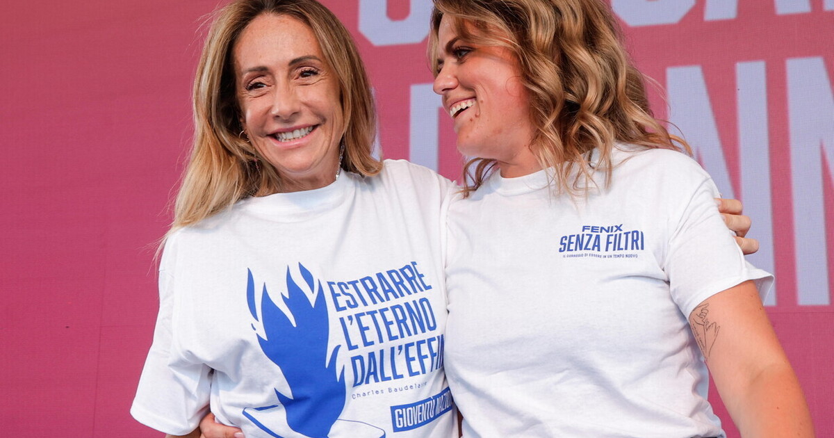 Standing ovation per Arianna Meloni alla festa dei giovani di FdI: “Per lei pronti a tutto”